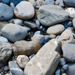 投資鵝卵石制砂機的必備知識