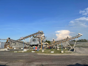 處理時產(chǎn)80噸的鵝卵石制砂機價格是多少？