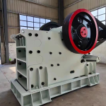 顎式破碎機(jī)電機(jī)一體化設(shè)計和分體式有什么不一樣？