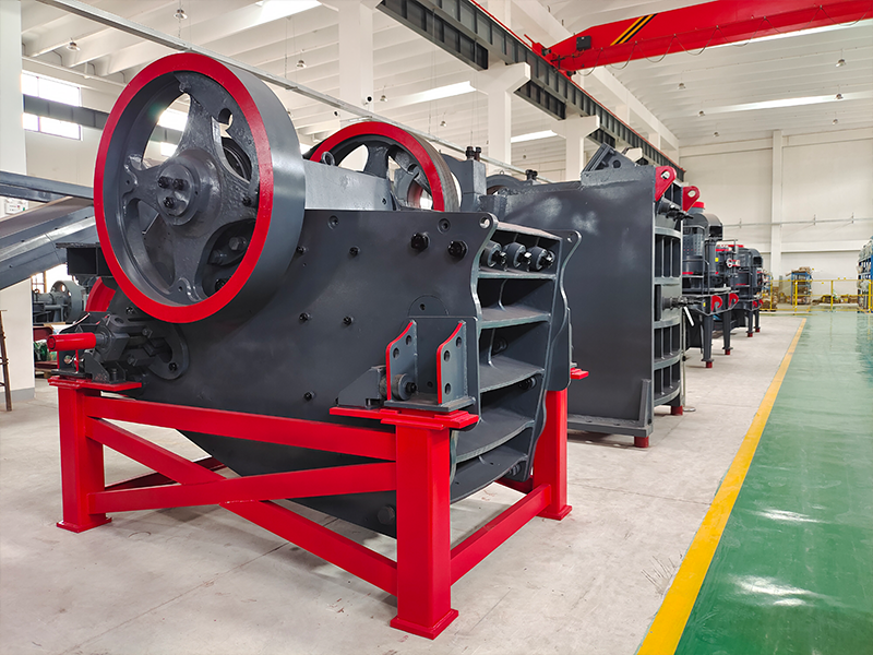 顎式破碎機(jī)正確的運(yùn)行方式和禁止返料的方案 2 2024080903195266