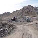 顎式破碎機在建筑垃圾處理中占據(jù)重要的地位