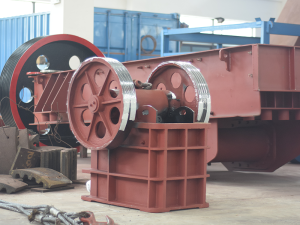 顎式破碎機(jī)運(yùn)行時(shí)破碎腔有劇烈撞擊事件